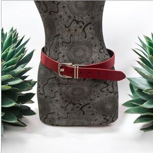 White House Black Market red & black reversible belt size Small